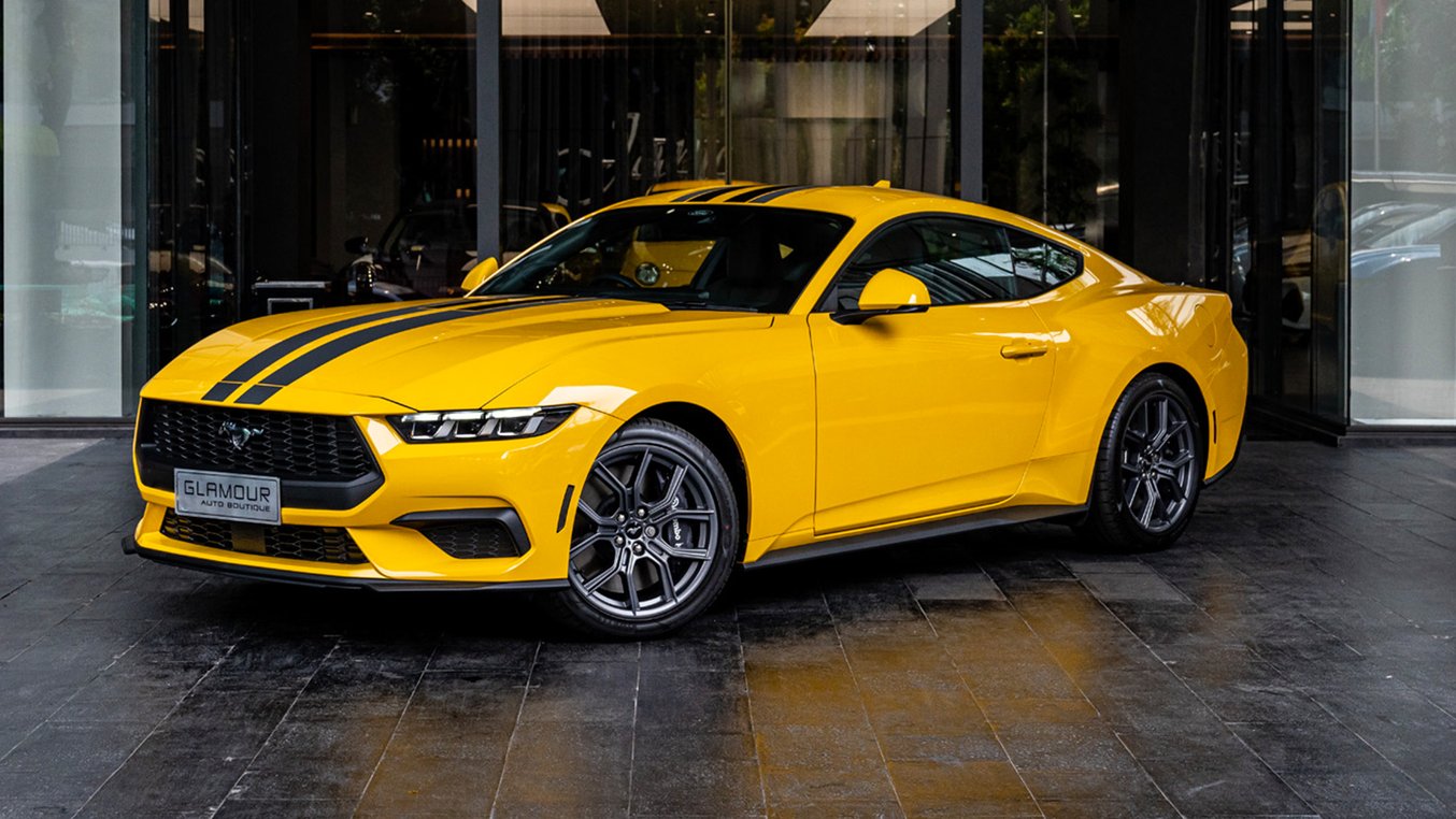 FORD MUSTANG ECOBOOST FASTBACK - YELLOW SPLASH