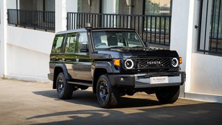TOYOTA LAND CRUISER 70 LX - Black 2026