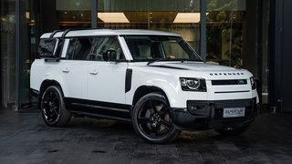 LAND ROVER DEFENDER 130 FIRST EDITION - Fuji White