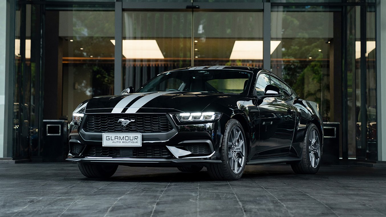 FORD MUSTANG ECOBOOST FASTBACK - SHADOW BLACK