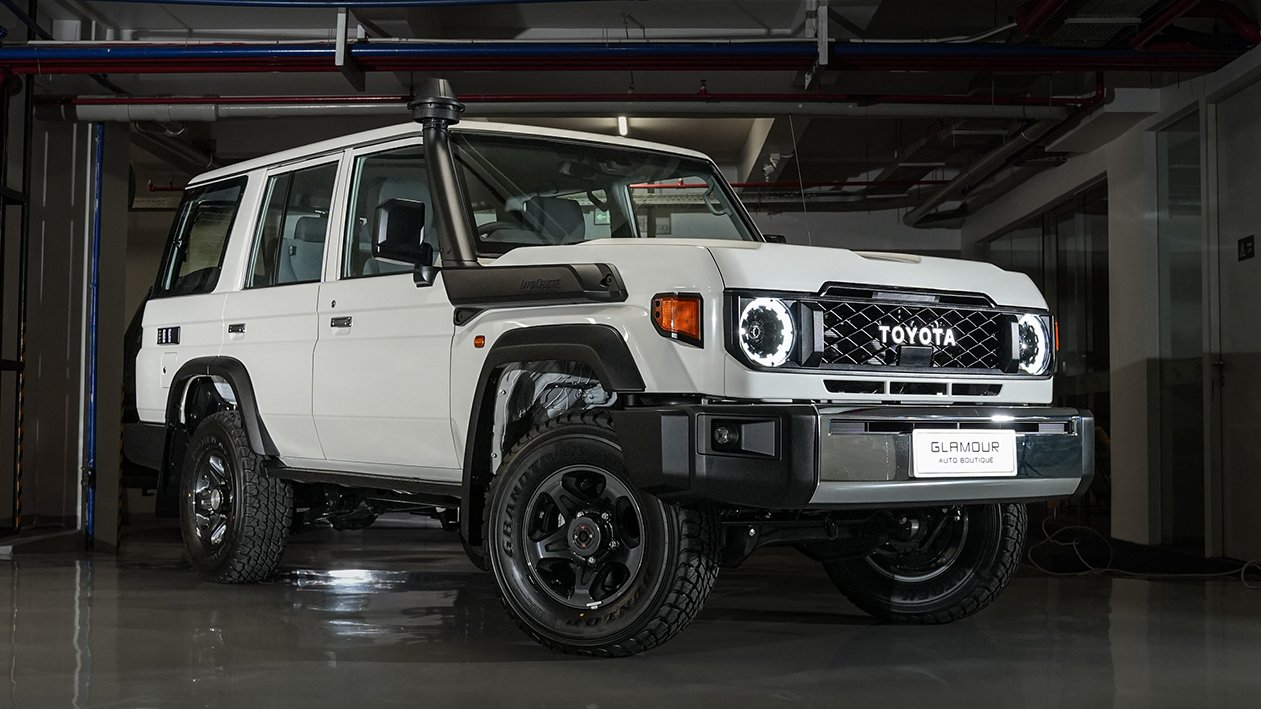 TOYOTA LAND CRUISER 70 LX - FRENCH VANILLA 2026