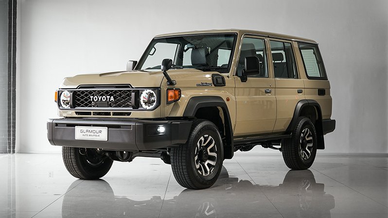TOYOTA LAND CRUISER 70 SANDY TAUPE