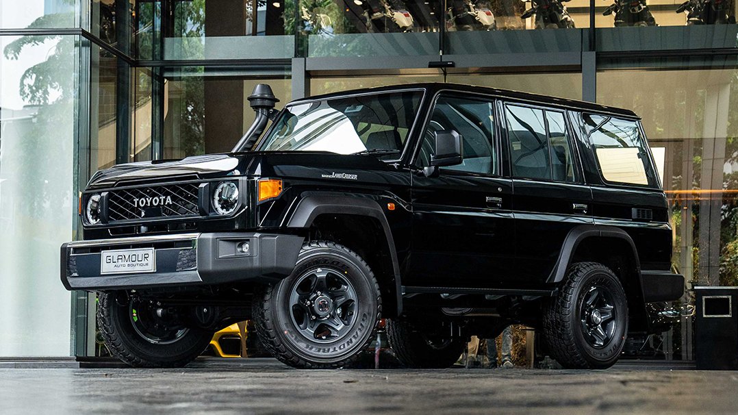 TOYOTA LAND CRUISER 70 LX - Black 2025