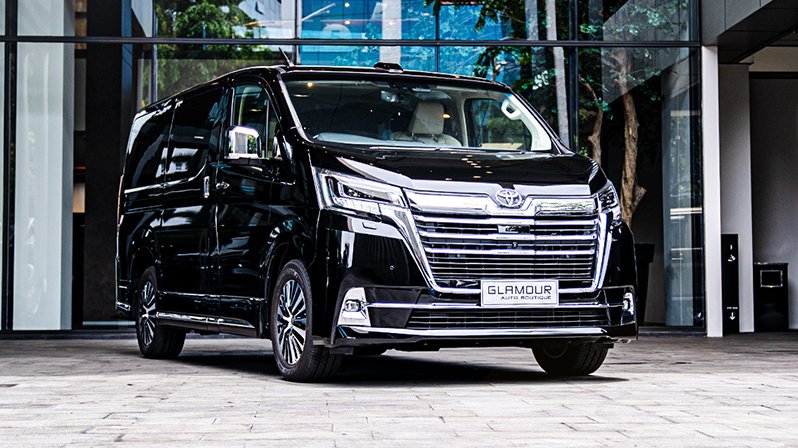 Toyota GranAce G _ 8 Seater _ BLACK/BEIGE