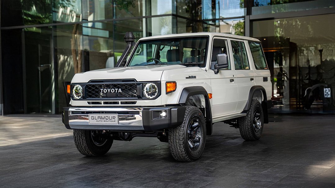 TOYOTA LAND CRUISER 70 GLX _ FRENCH VANILLA